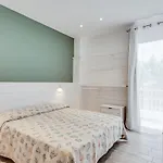 Evo Boutique & 3*