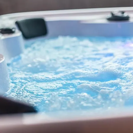 Evo Boutique & Отель Беллария-Иджеа-Марина