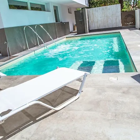 Evo Boutique & Ξενοδοχείο Μπελάρια-Ιτζέα Μαρίνα