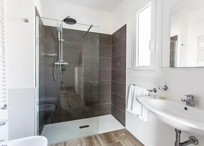 Evo Boutique & Bellaria – Igea Marina